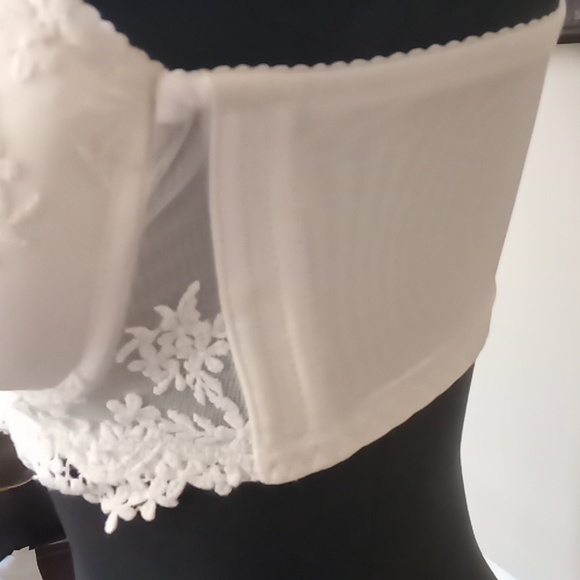 Bra - Picture 3 of 9